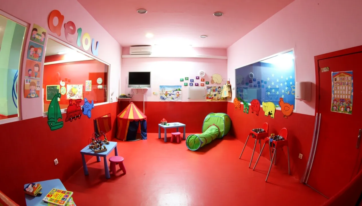 Interior de la escuela infantil El Planeta de Lulú en Málaga
