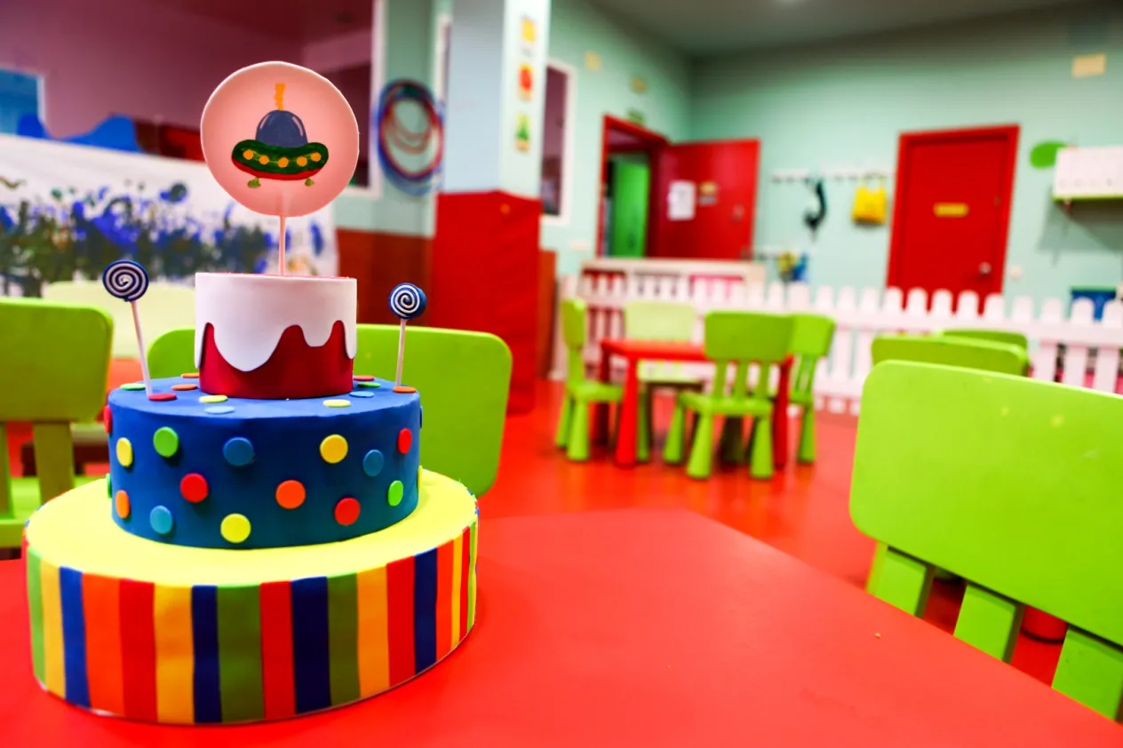 Aula de descanso para la siesta, escuela infantil 0-3 años en El Tarajal (Málaga)